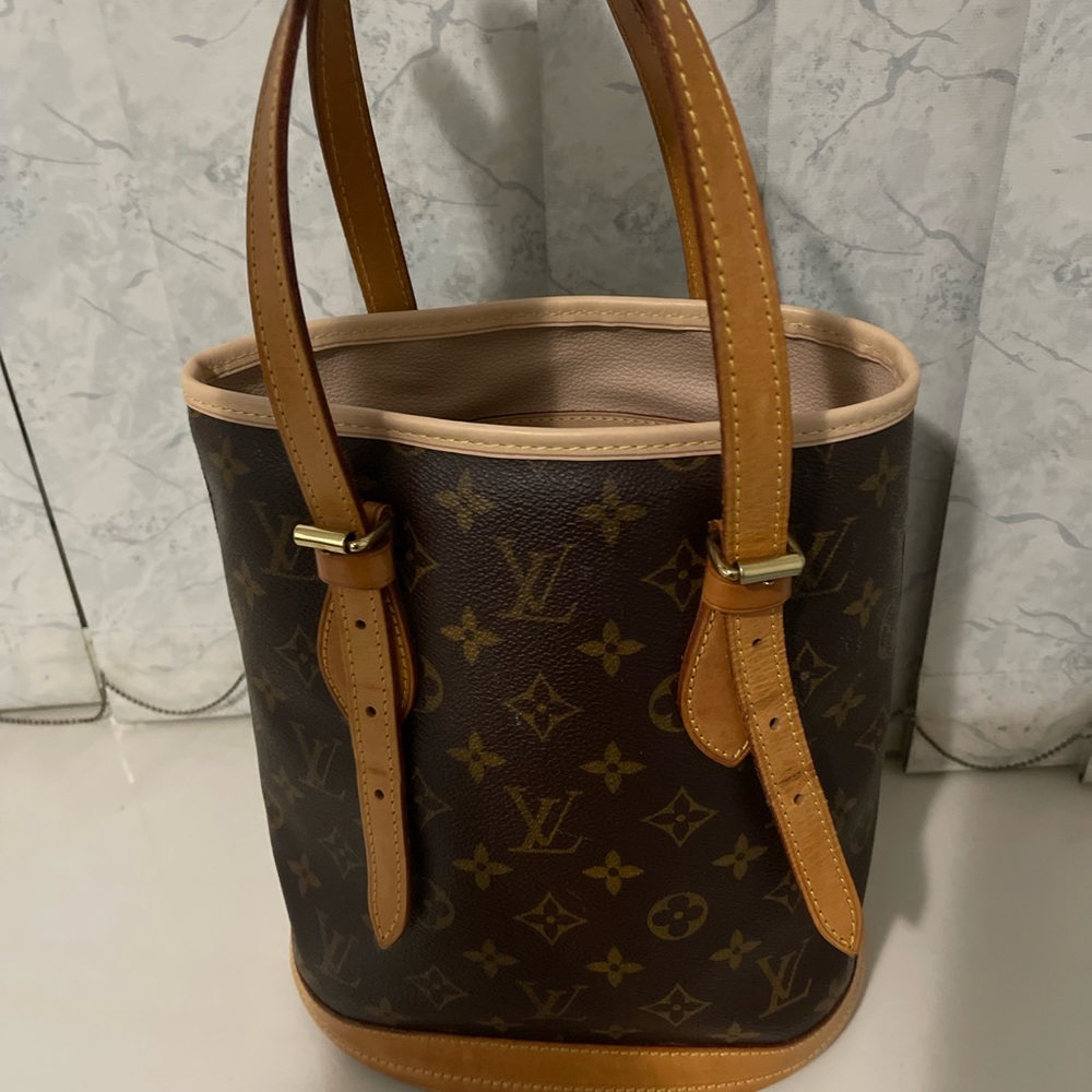 Authentic Louis Vuitton bucket bag